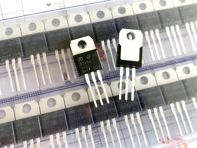 BTA06-600C, BTA06-600B, BTA06-600 Triac 6A/600V TO-220
