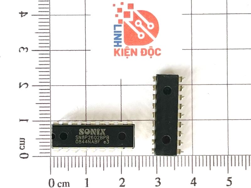 Sonix SN8P2602BPB DIP-18