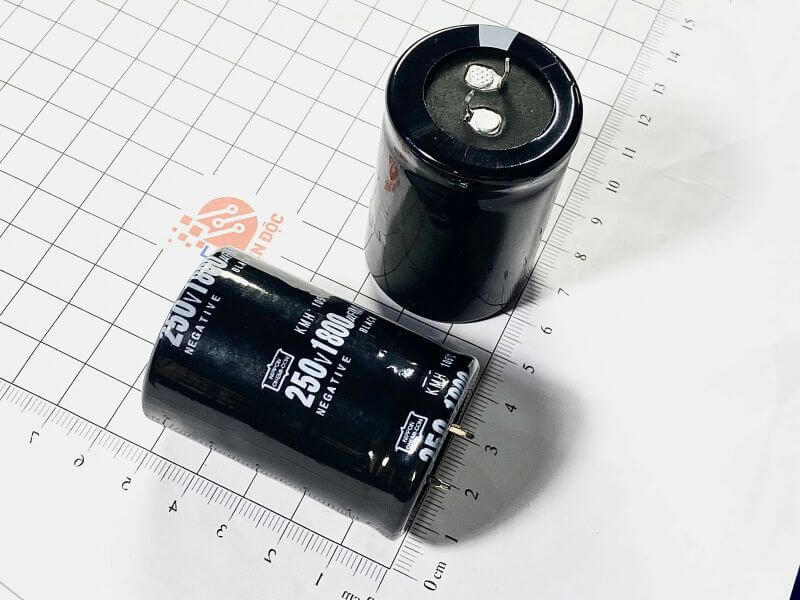 Tụ hóa NIPPON KMH 1800uF 250V kích thước 35x50mm_2 Tụ hóa NIPPON KMH 1800uF 250V kích thước 35x50mm_1