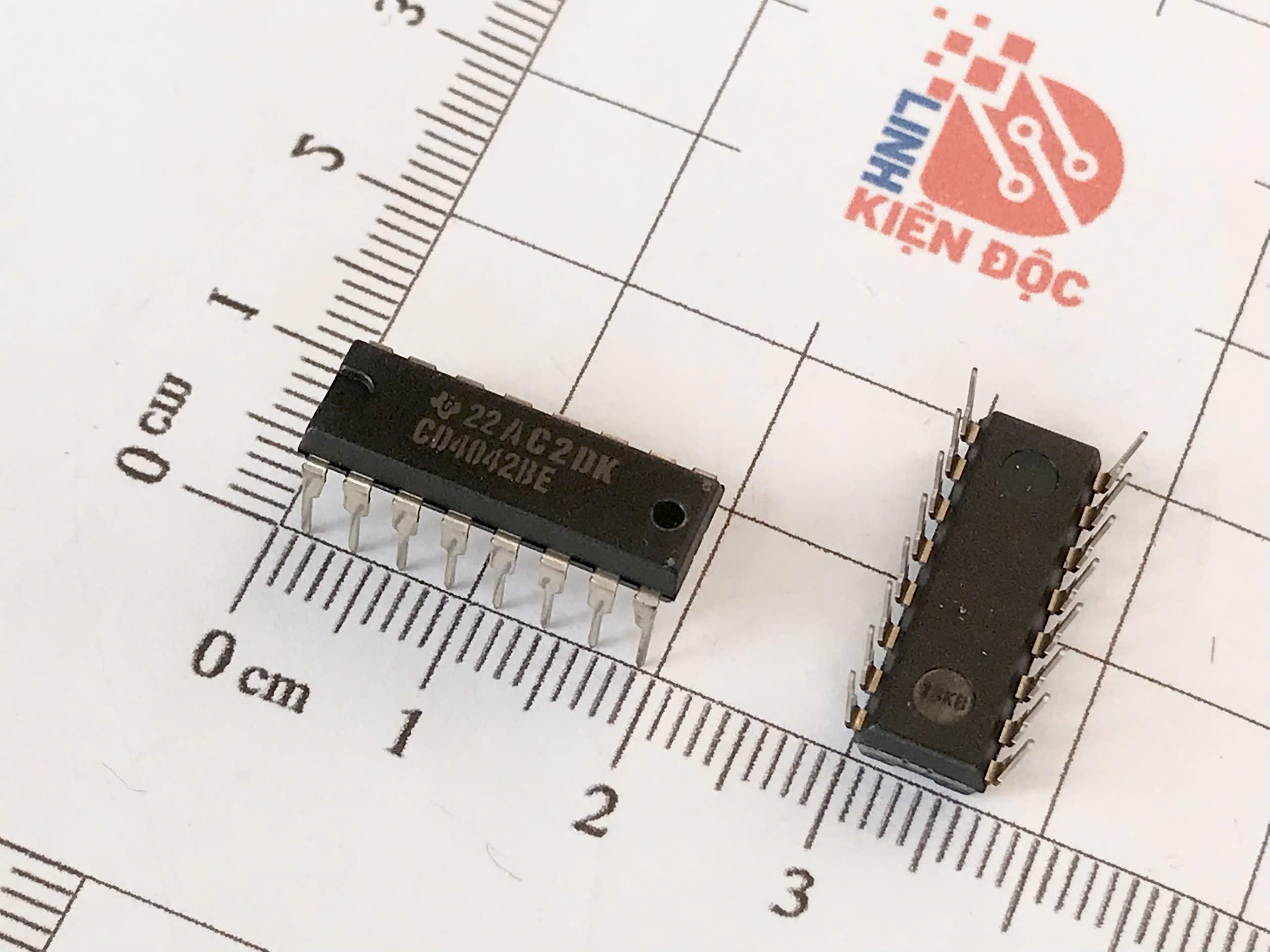 CD4042BE, CD4042 IC số Dip 16