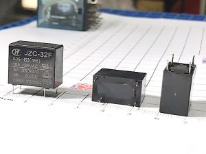 JZC-32F-005-HS3 Rơ le 5V 10A 4 chân L18.4xW10.2xH15.3mm
