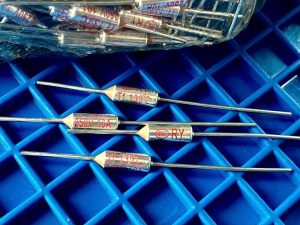 Cầu chì nhiệt TF RY139 10A 250V 139ºC