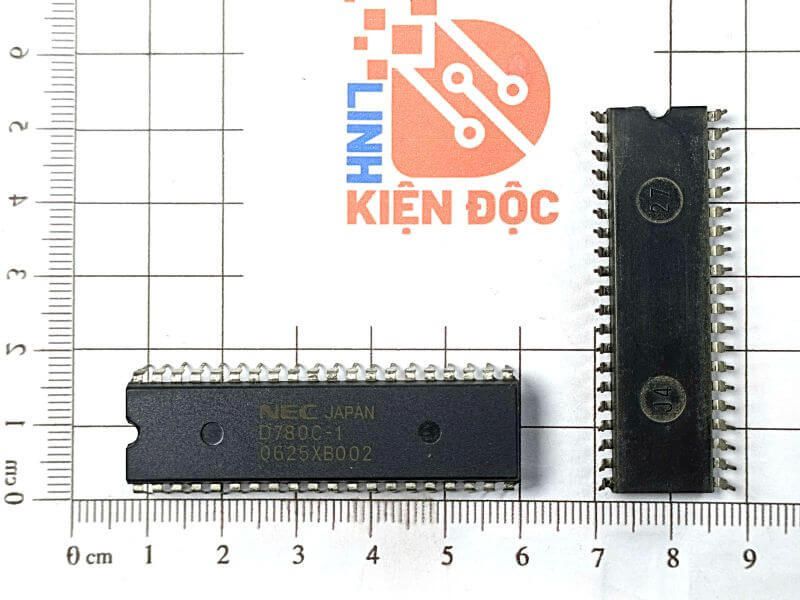 NEC UPD780C-1 D780C-1 IC 8-bit MCU DIP-40