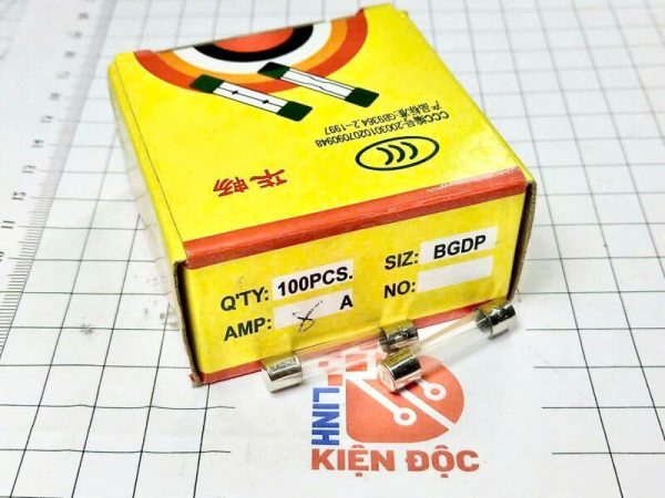 cầu chì ống thủy tinh 8A