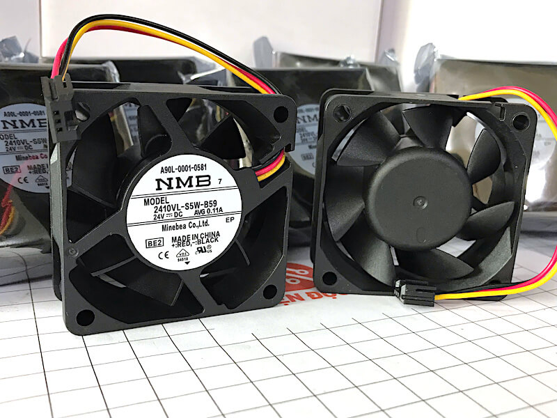 2410VL-S5W-B59 Quạt NMB 24V-0.11A Kích Thước 60x60x25mm 3 dây