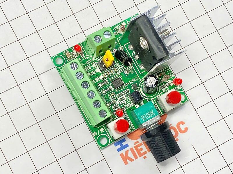 Mạch phát xung điều khiển Servo và Step motor_2