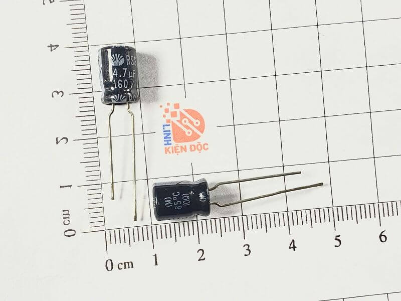 4.7uf 160v