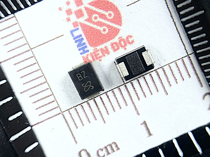 SMBJ24CA-E3/52 SMBJ24CA BZ Diode TVS 24V DO-214AA