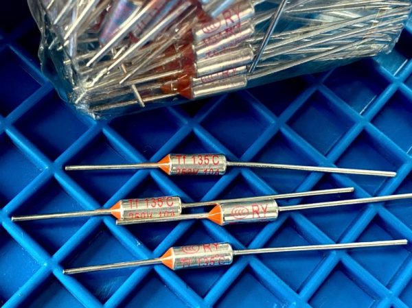 Cầu chì nhiệt TF RY135 10A 250V 135ºC