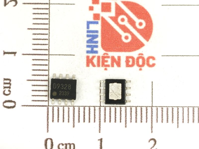 D932