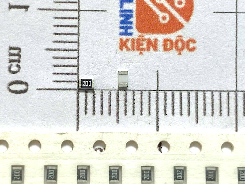 Điện trở dán 0805 20R