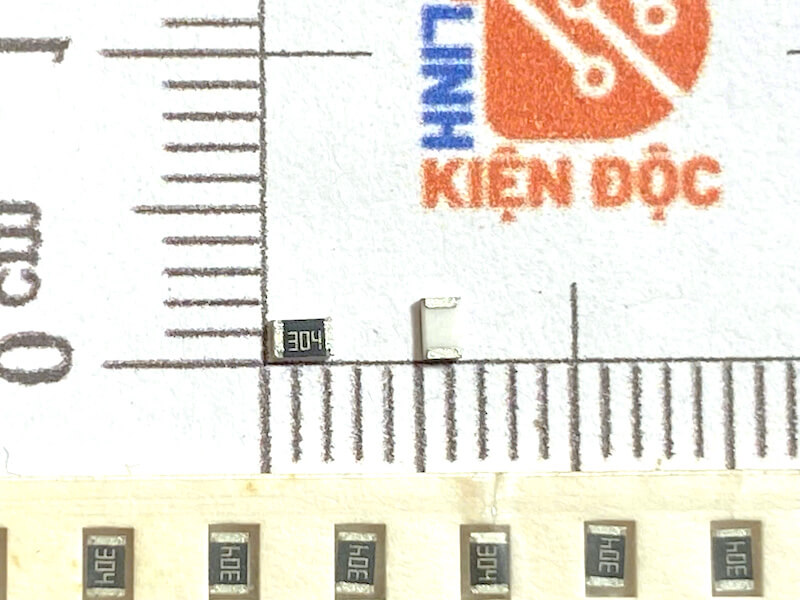 Điện trở dán 0805 300K