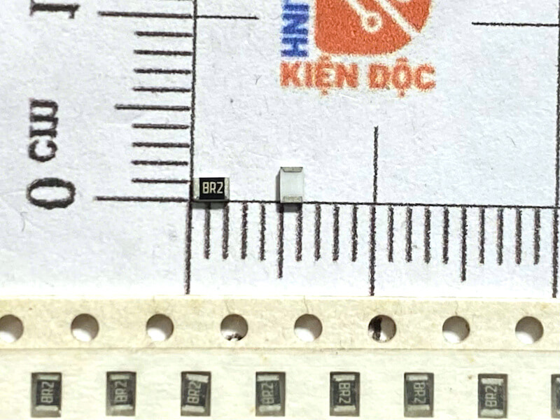 Điện trở dán 0805 8.2r