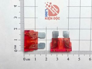 Cầu chì dẹp 10A 32V chân to cho ô tô, xe máy
