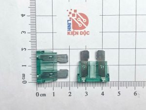 Cầu chì dẹp 1A 32V chân to cho ô tô, xe máy