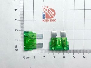 Cầu chì dẹp 30A 32V chân to cho ô tô, xe máy