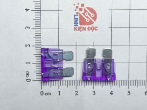 Cầu chì dẹp 35A 32V chân to cho ô tô, xe máy