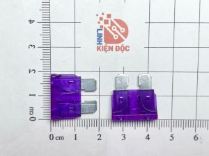 Cầu chì dẹp 3A 32V chân to cho ô tô, xe máy