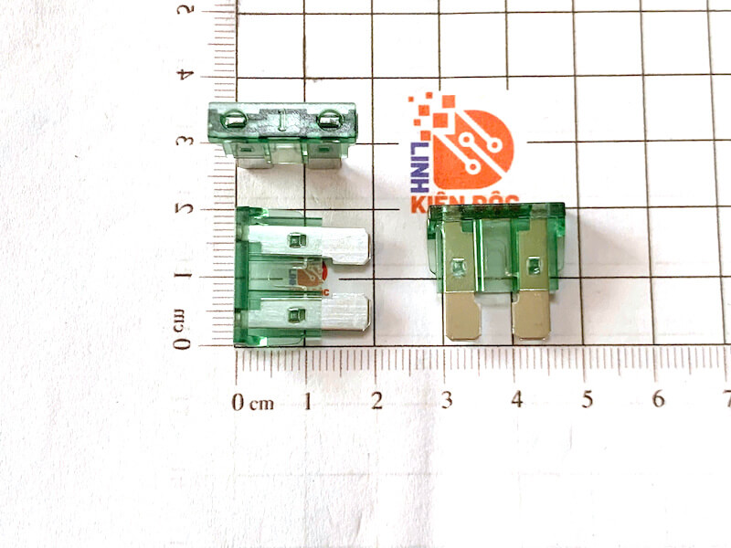 Cầu chì dẹt mini 1A 32V chân to cho ô tô, xe máy