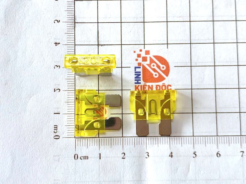 Cầu chì dẹt mini 20A 32V chân to cho ô tô, xe máy