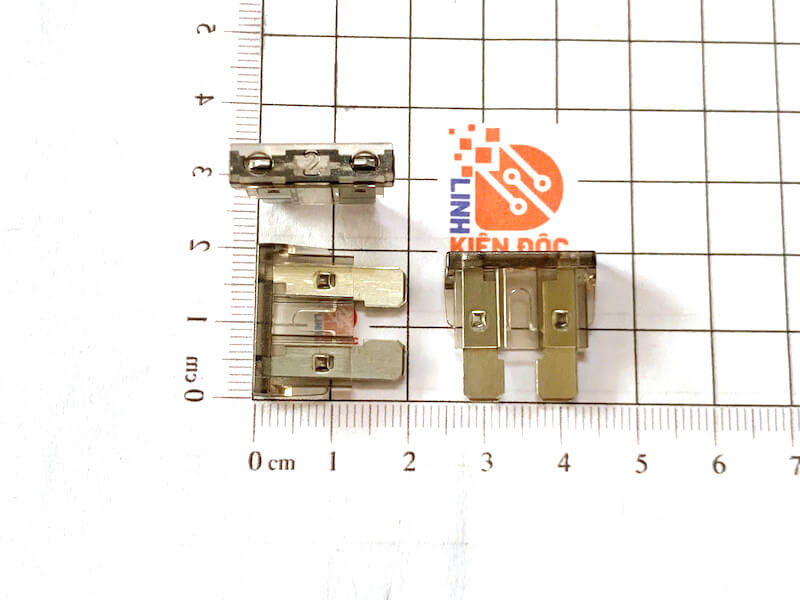 Cầu chì dẹt mini 2A 32V chân to cho ô tô, xe máy