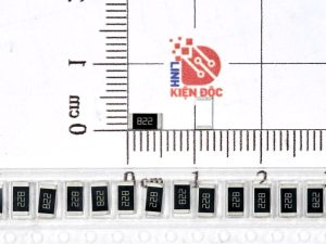 Điện trở dán 2010 8.2K 822 0.5W 5% (dây 10 chiếc)