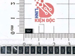 Điện trở dán 2512 5.6K 562-1W 5% (dây 10 chiếc)