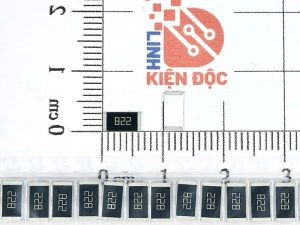 Điện trở dán 2512 8.2K 822-1W 5% (dây 10 chiếc)