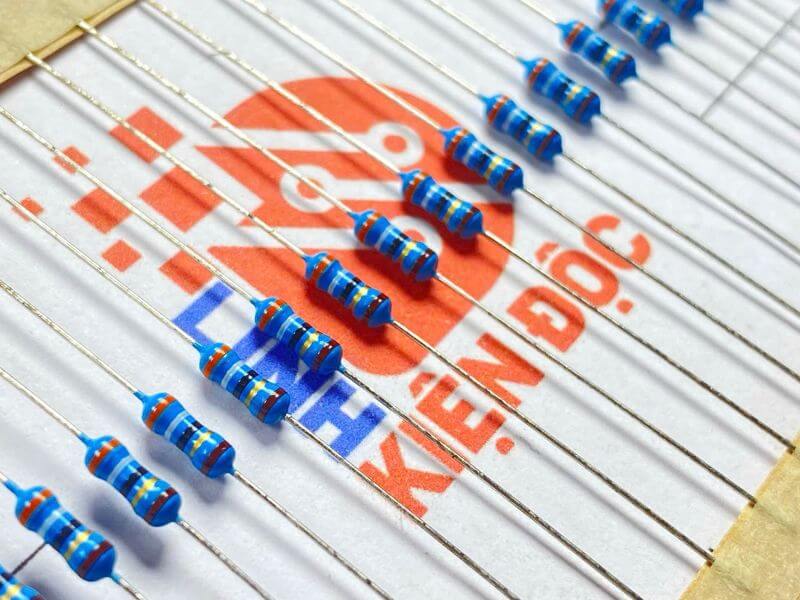 Điện trở 39R 1-4W