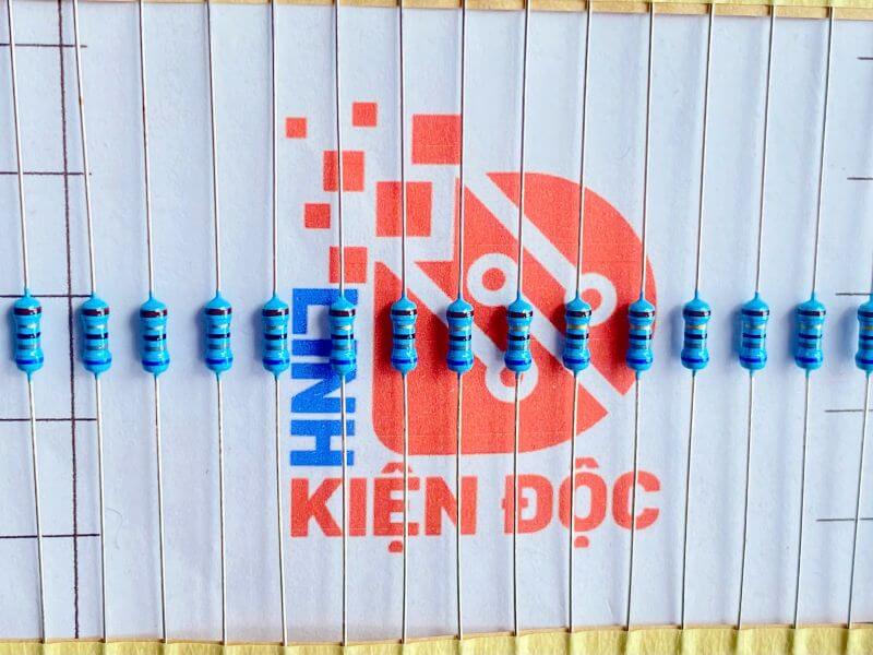 Điện trở 68R 1-4W