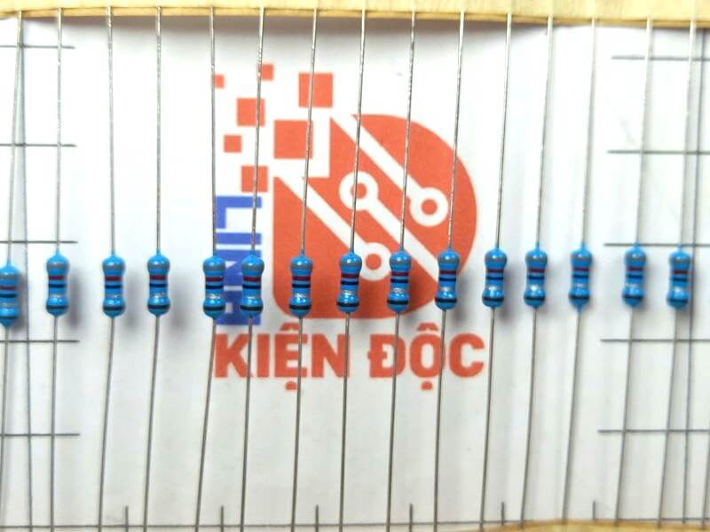 Điện trở 8.2R 1-4W