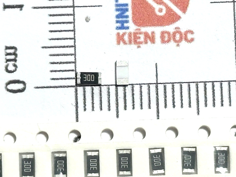 Điện trở 1206 30R