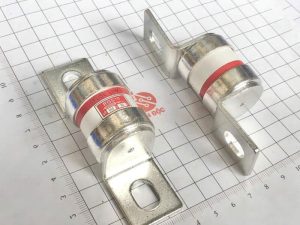 Cầu chì sứ RGS18 660V 80A_1