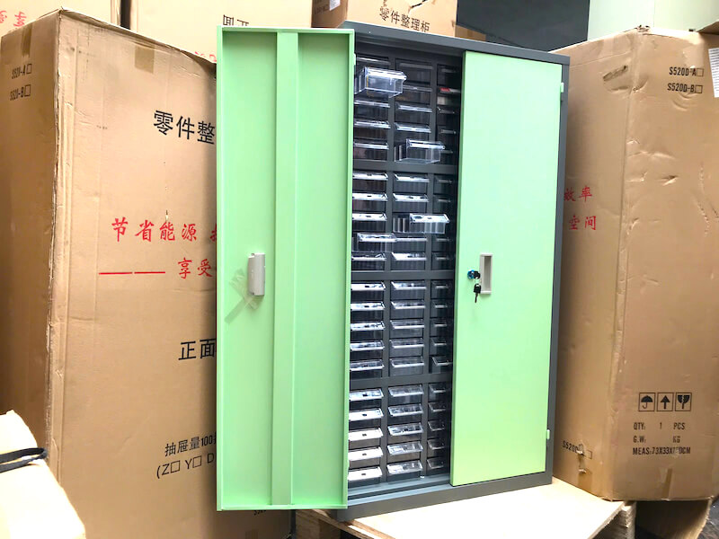 Tủ đựng linh kiện điện tử, điện thoại, phụ kiện cơ khí, ốc vít 100 ngăn vỏ tôn có cánh khóa