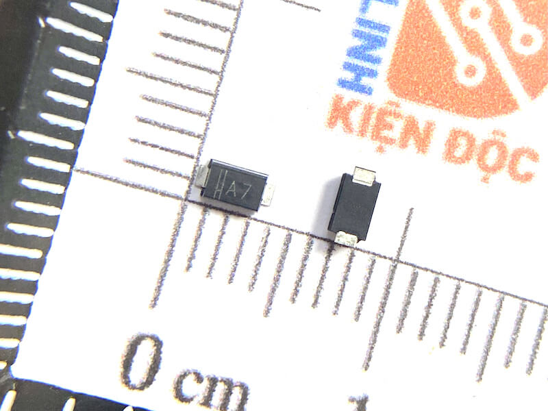1N4007 Sod-123FL A7