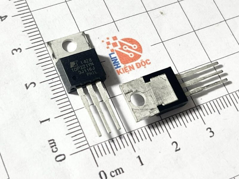 TOP221YN, TOP221Y IC nguồn công suất 12w TO-220 Nhập khẩu