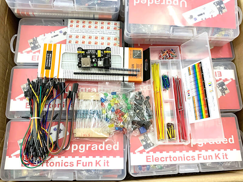 Bộ linh kiện điện tử thực hành UNO R3 gồm breadboard, dây jumper và linh kiện điện tử 830 lỗ