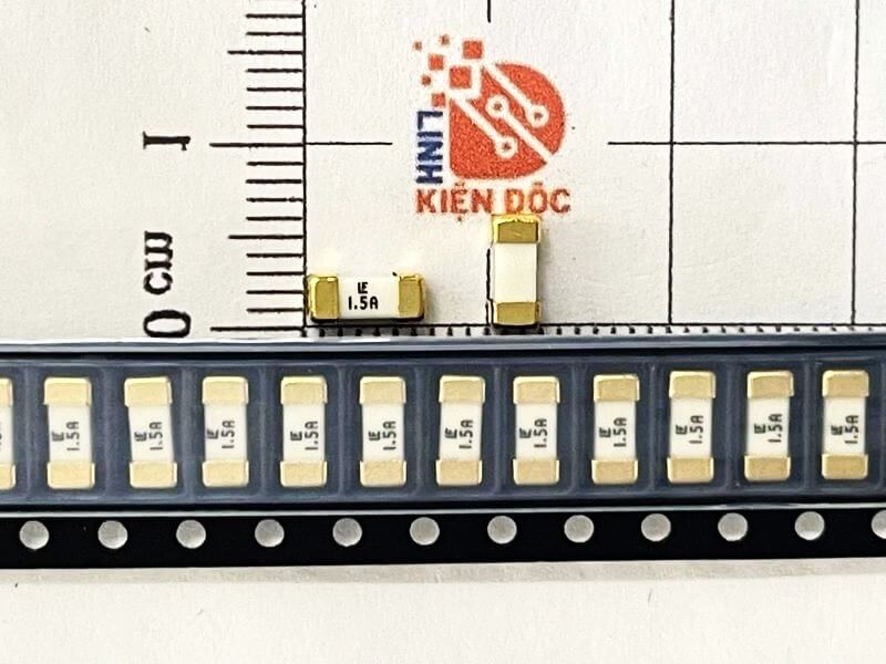 Cầu chì sứ dán 1.5A 125V LF1.5A 6.1×2.69mm 1808