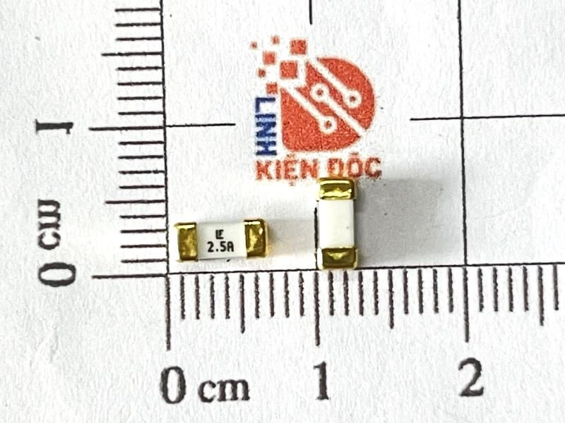 Cầu chì sứ dán 2.5A 125V LF2.5A 6.1×2.69mm 1808 - Ảnh 2