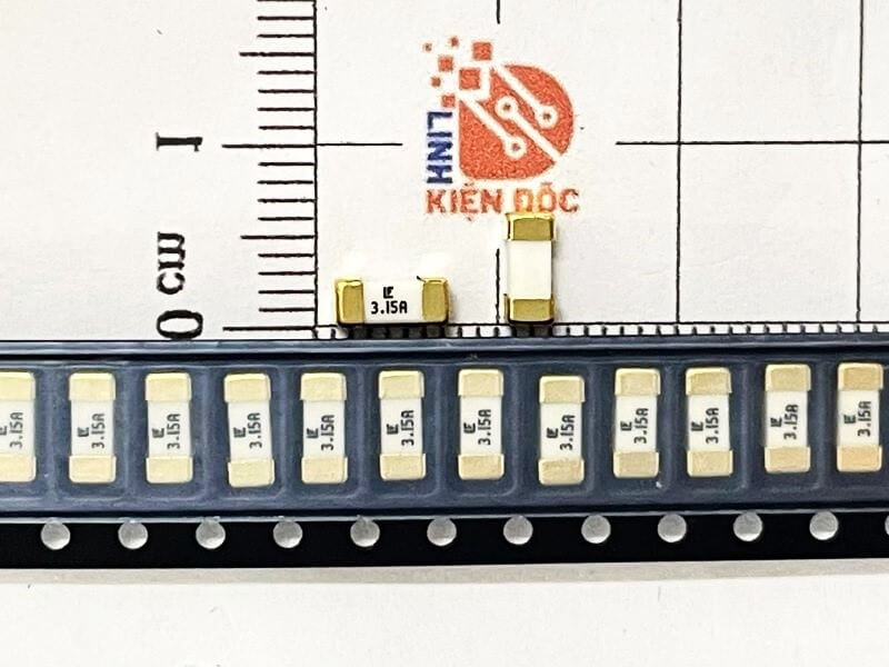 Cầu chì sứ dán 3.15A 125V LF3.15A 6.1×2.69mm 1808