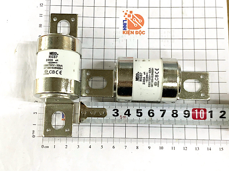 Cầu chì RGS7 220A 690V Mro 110x25mm mới - Ảnh 2