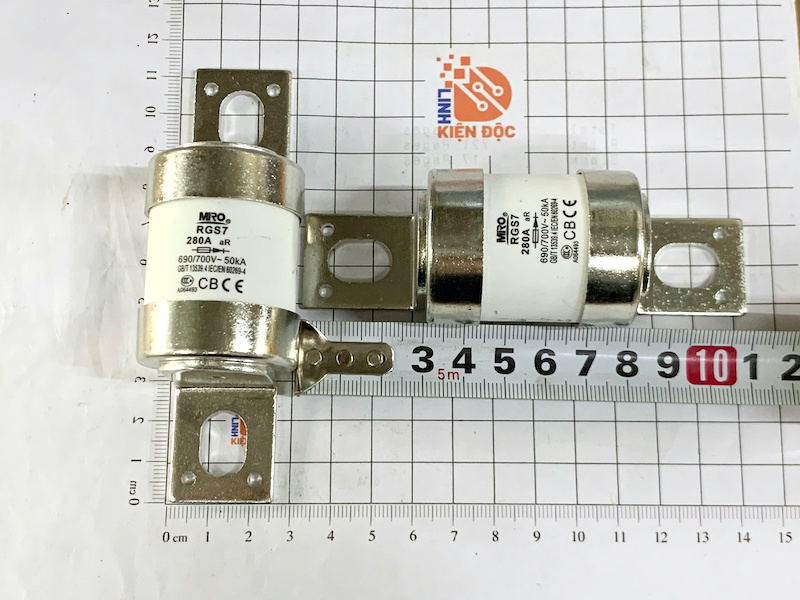 Cầu chì RGS7 280A 690V Mro 110x25mm mới
