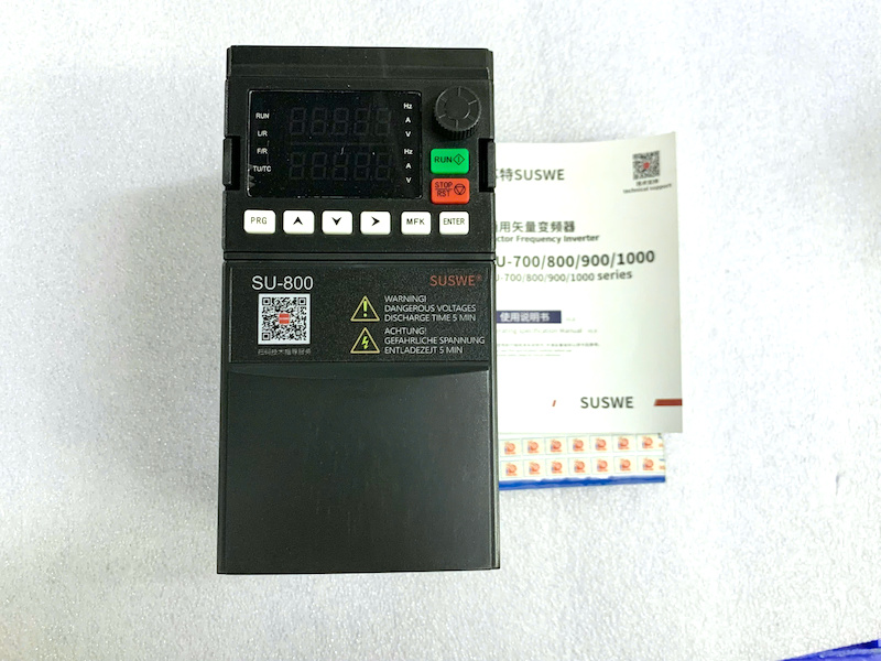 Biến tần SUSWE SU800-2R2G3 công suất 2.2kW điện áp 380V tải nặng