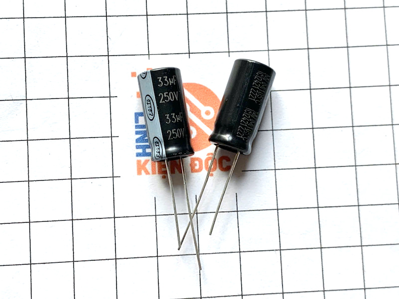 Tụ Hóa 33UF 250V 10x20mm